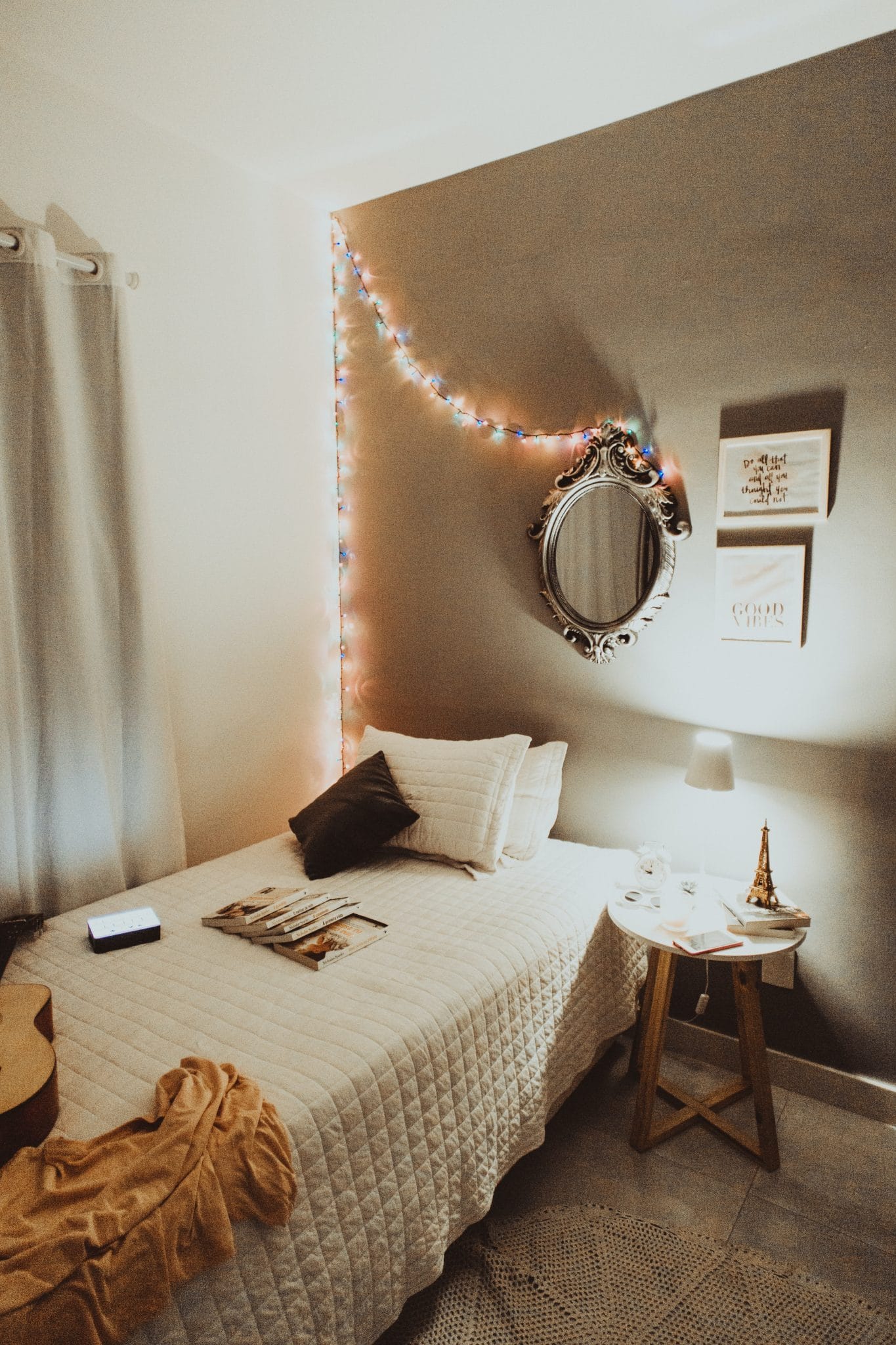 Easy, Fun, and Cheap Ways to Decorate Your Dorm Room - Girl Spring