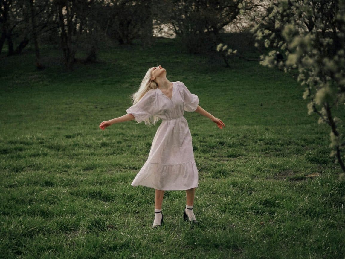 period-film-woman